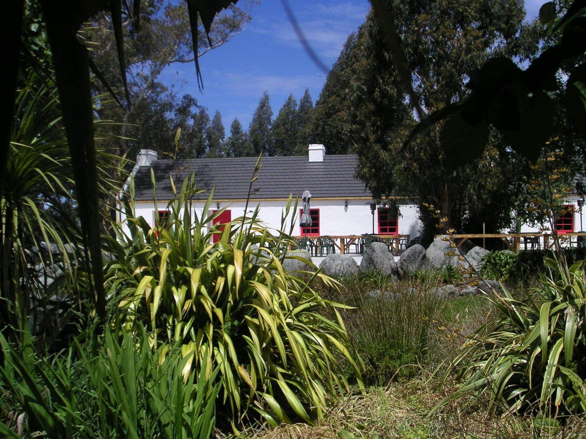 Donegal House Hotel Kaikoura Exterior photo